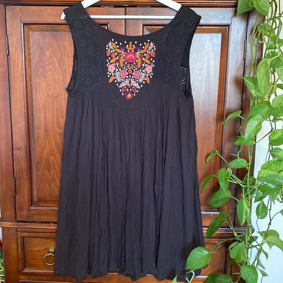Free People Dresses & Skirts - Free People Sleeveless Mohave embroidered dress missing tag